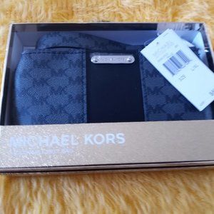 💯% Authentic Michael Kors Belt Bag. Final Sale!